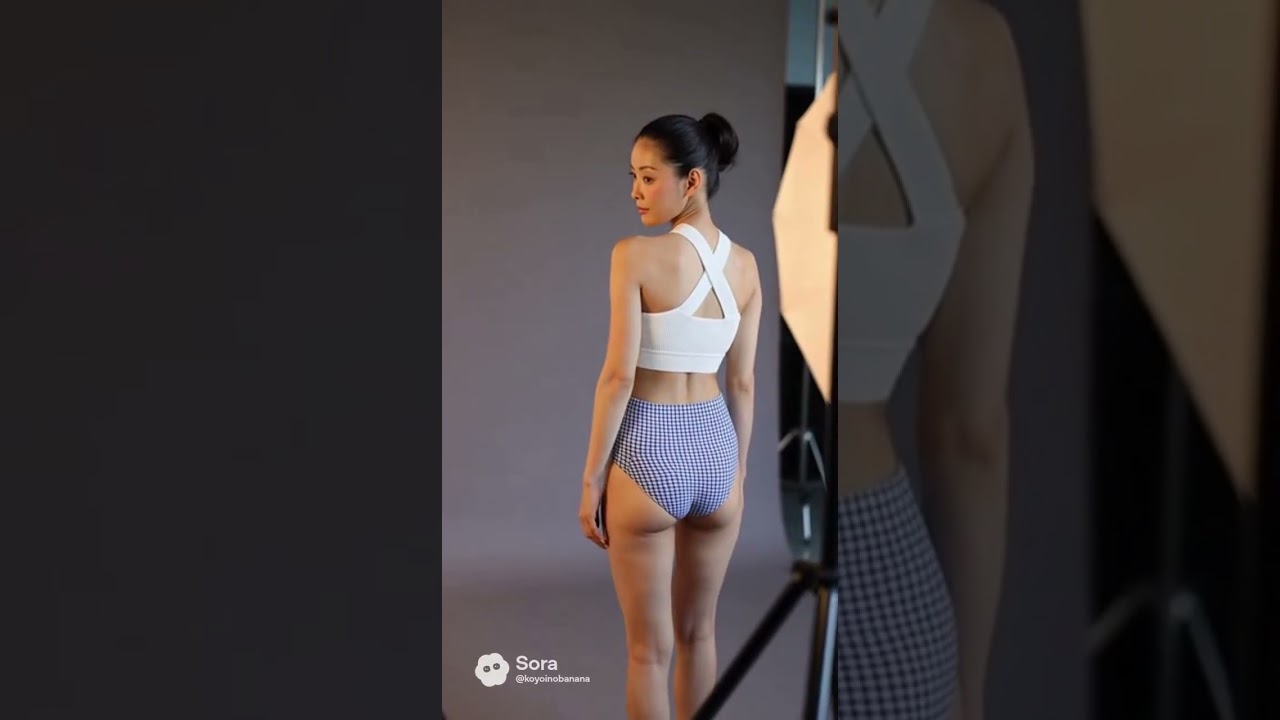 Japanese women wearing swimsuits for a photo shoot!