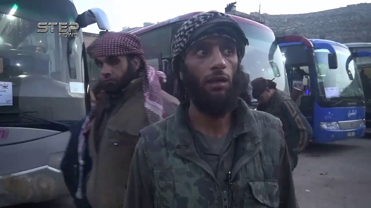 معاناة مهجري مدينة حرستا و وصولهم إلى معبر قلعة المضيق في ريف حماة