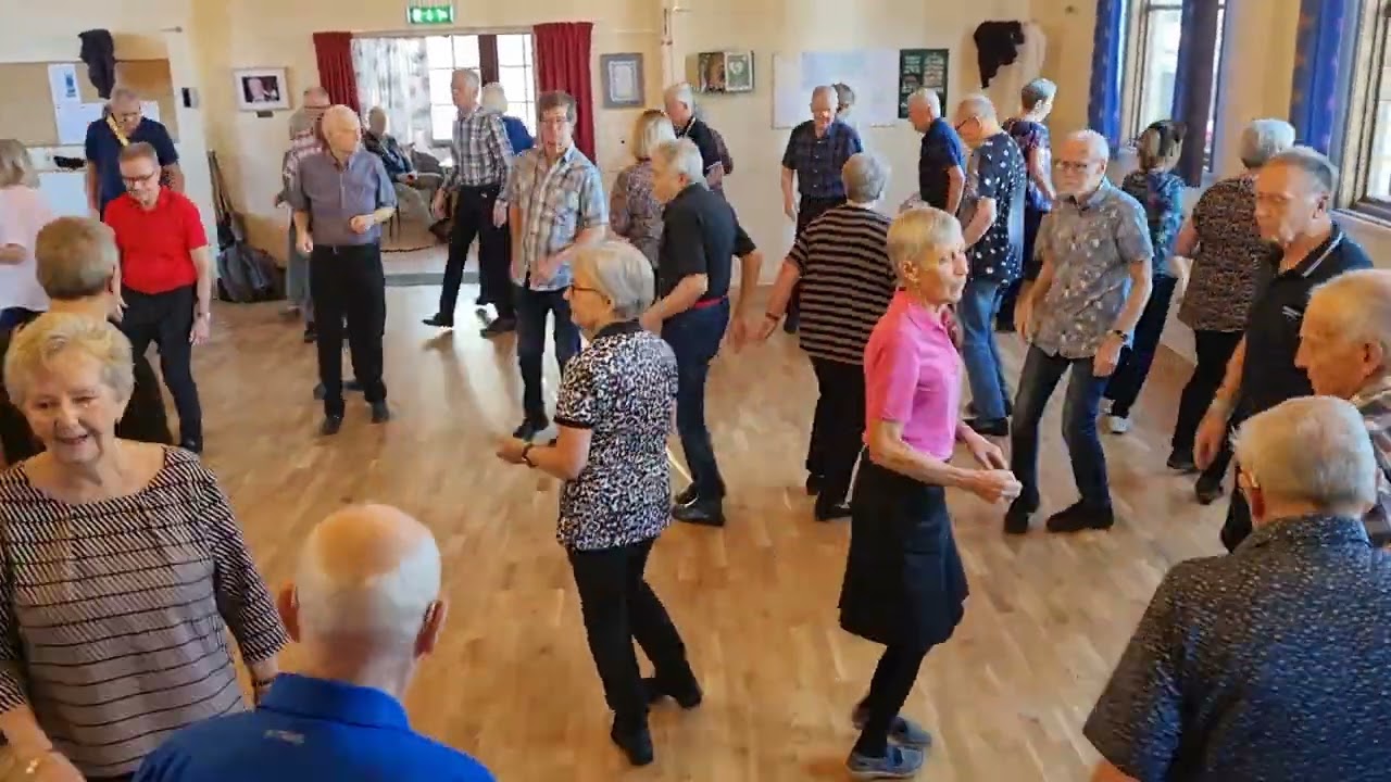 V.T.21/11-25. BENGT spelar en gränssnova. 🥰🤗