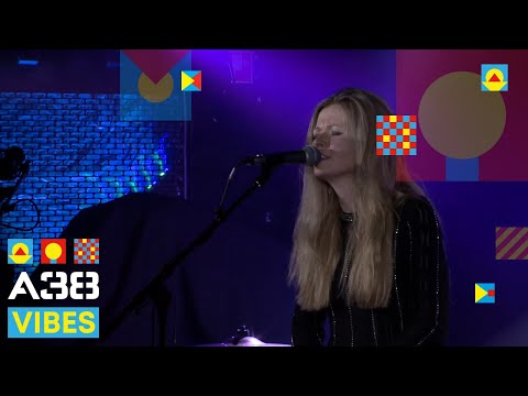 Still Corners - The Trip // Live 2019 // A38 Vibes