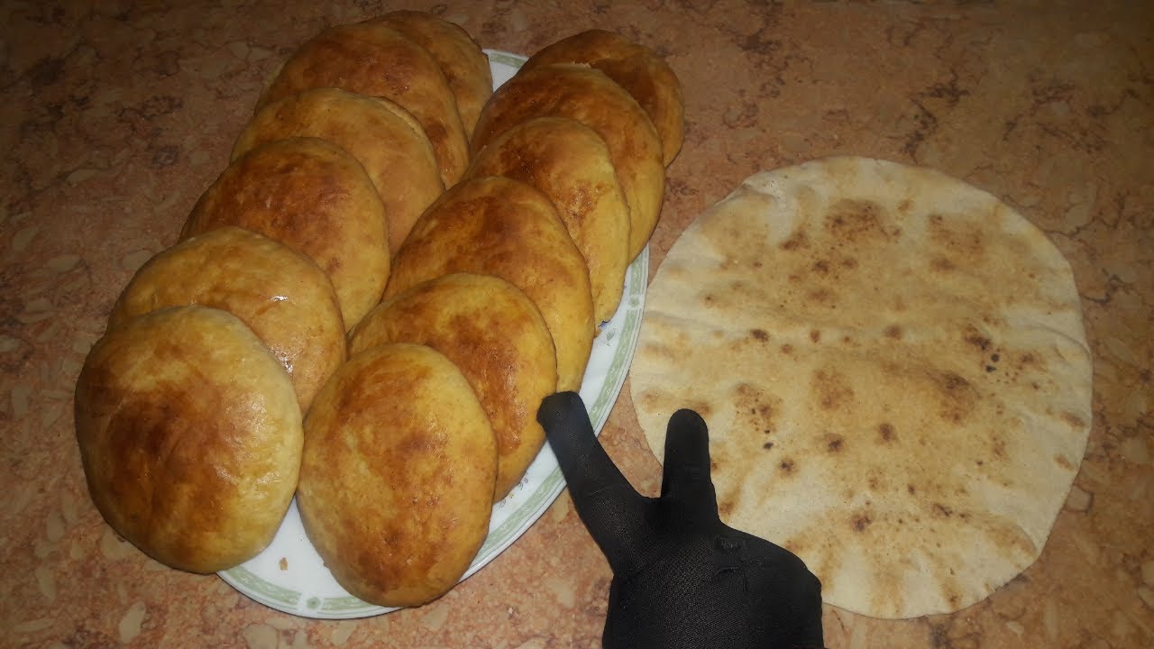 العيش البلدى البايت نعمة خسارة نرميه هنعمل منه قرص طريه لسحور رمضان ونعيد استخدامه