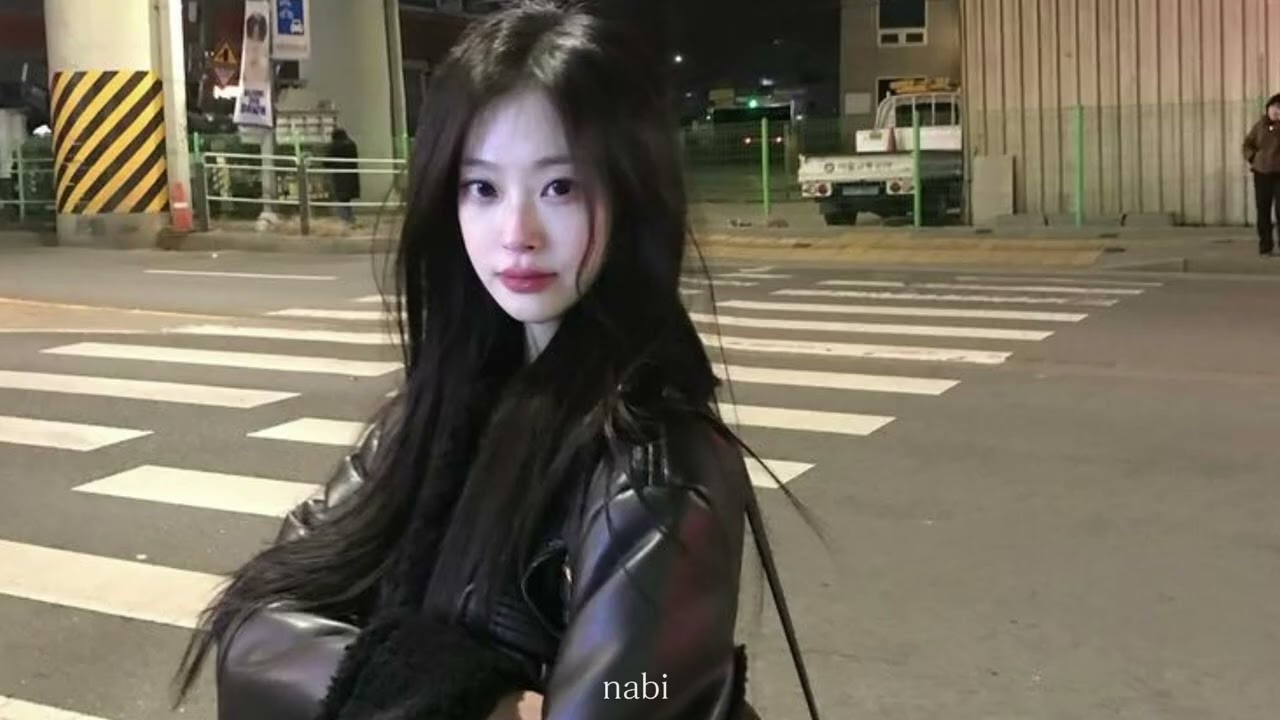 𝐏𝐥𝐚𝐲𝐥𝐢𝐬𝐭 우연히 들었는데 이 멜로디 너무 중독성 있다... 이 노래 제목 아는 사람 있어?