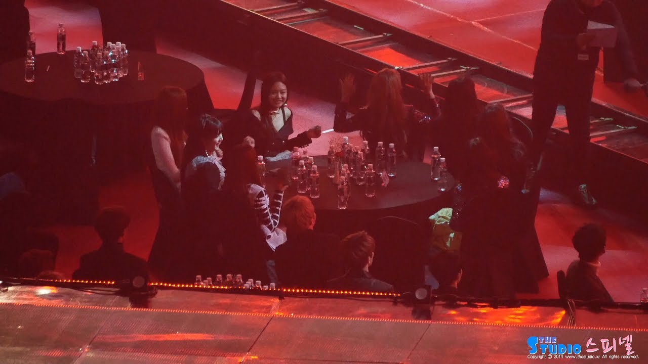 180125 블랙핑크 레드벨벳  '방탄소년단 MIC Drop' 리액션 직캠 BLACKPINK Red Velvet 'MIC Drop' Reaction fancam by Spinel