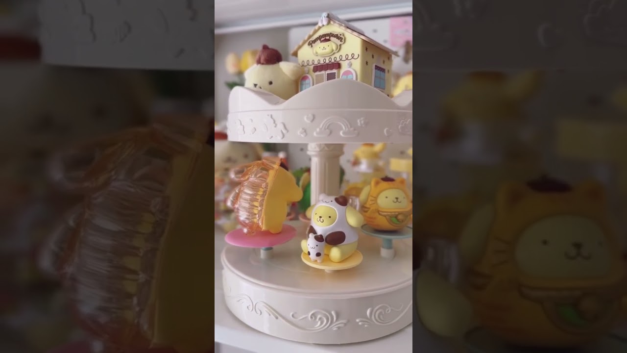 Pompompurin carousel ride 🎠