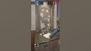 Easy 1v3 clutch #r6 #rainbowsixsiege #viral #fypシ゚viral
