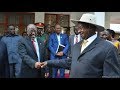 Rais Magufuli Avunja Mbavu Umati Wa Watu Mbele Ya Rais Museveni Na Mkewe Wa Uganda Rais Magufuli Avunja Mbavu Umati Wa Watu Mbele Ya Rais Museveni Na Mkewe Wa Uganda