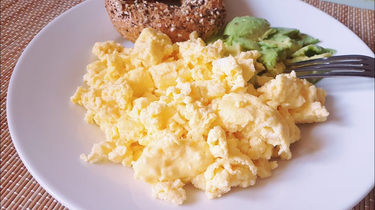 LES OEUFS BROUILLÉS AU MICRO-ONDES EN 3MIN