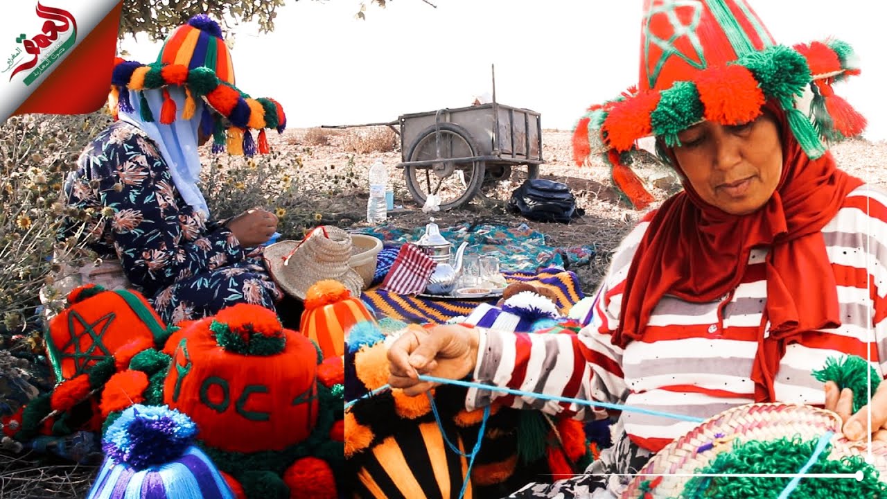 مي فاطمة.. سيدة من أزمور تبدع في صناعة قبعات من 