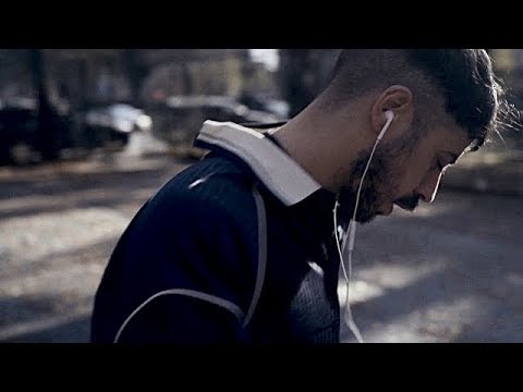 KINDER MALO ; A VECES  (Letra)