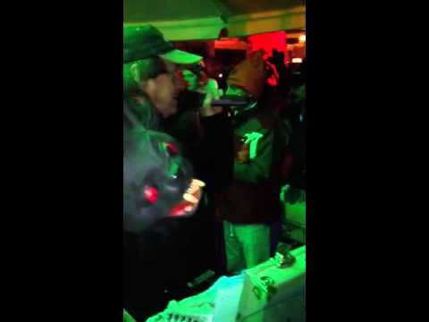 Spacey and little Maut - singing Human
