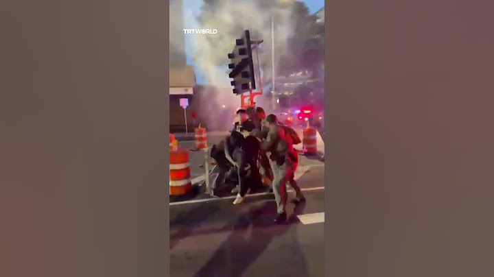 Police clash with protesters as anti-ICE demonstrations spread to Texas