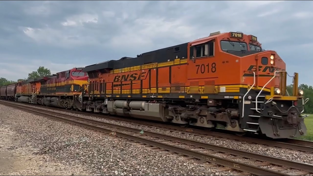 Railfanning the BNSF Transcon in Pomona, KS ft. High speed intermodals & CN leader!