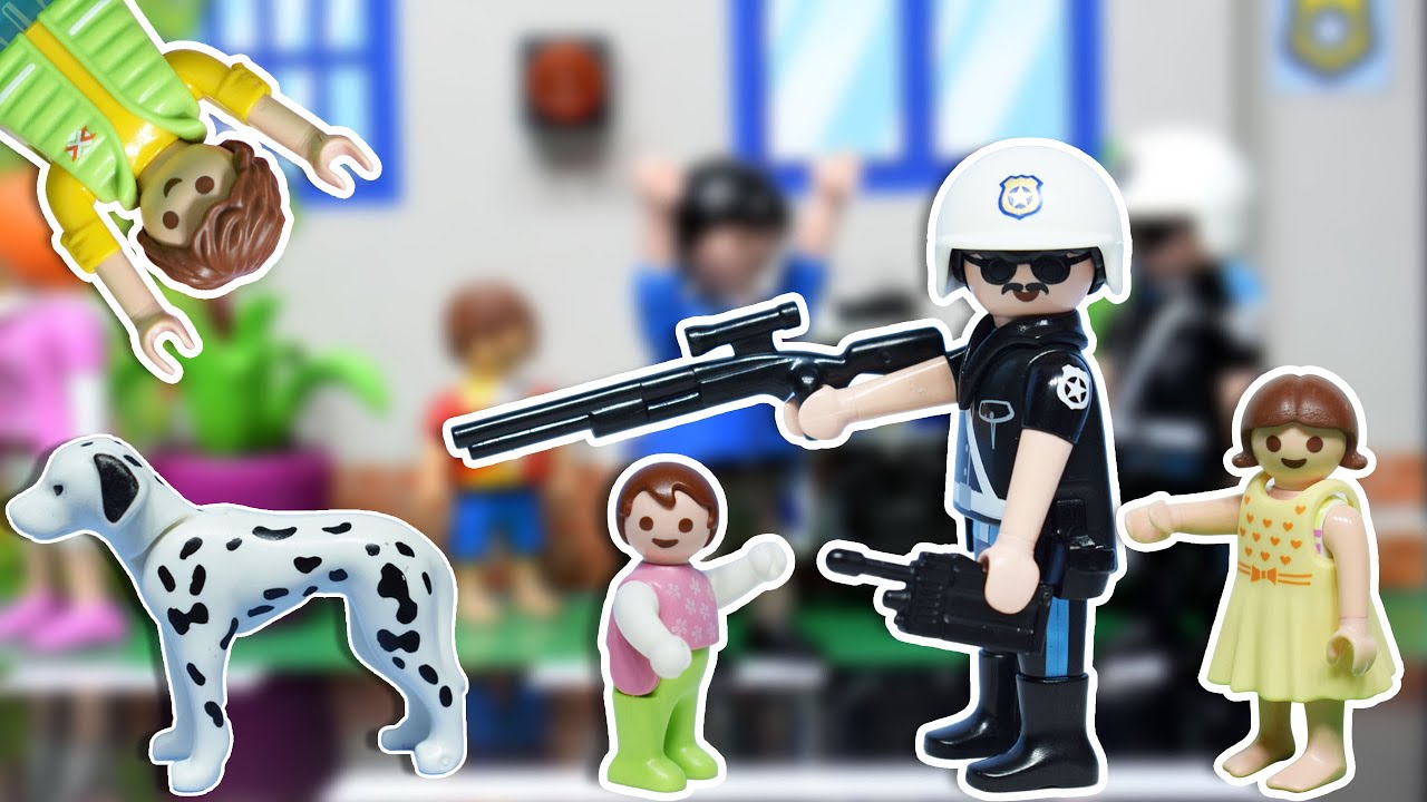 الظابط الجديد كان عايز يقبض على الكلب و سمسم لحقه - عائلة ساندي - قصص اطقال