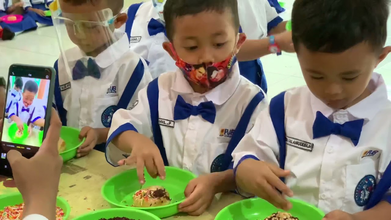 Kegiatan Cooking Class “ Menghias Donat 🍩 ” di TK Elektrika Tahun 2021