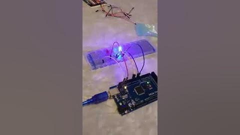 Left-Right LED Flash Arduino Project