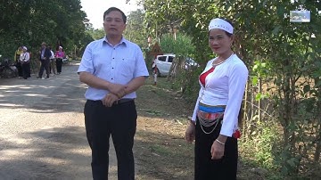 NGHỆ NHÂN BÙI VĂN HÀNH HÁT VỚI NGHỆ NHÂN BÙI THỊ NIỀN Ở MƯỜNG KHÓI.