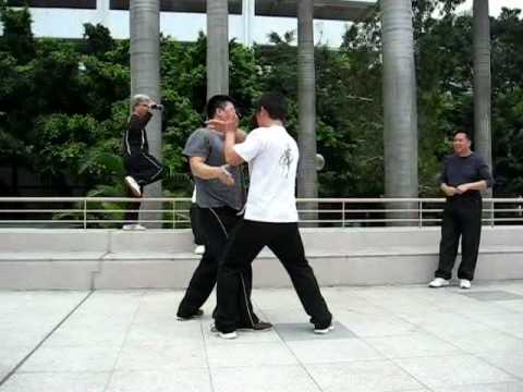 陳二虎老師示範(推手技擊班實況) - Push hand class practice