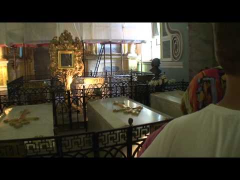 Video: Peter And Paul Fortress And The Holy Grail - Alternative View