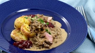 Fläskfilé med svampsås och rostad potatis - Köket