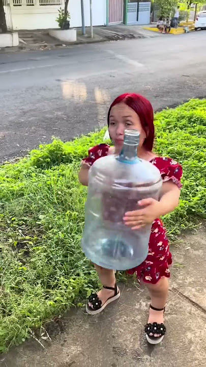 A small favor 💧😂