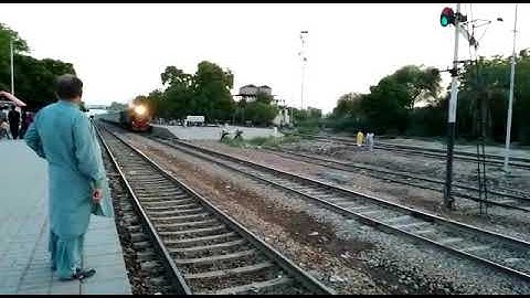 HGMU-30R-8220 | 31Up Jinnah Express Speedy Crossing Tando Adam Junction Railway Station