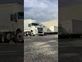 Parking tractor tri axle trailer between (￼front view)