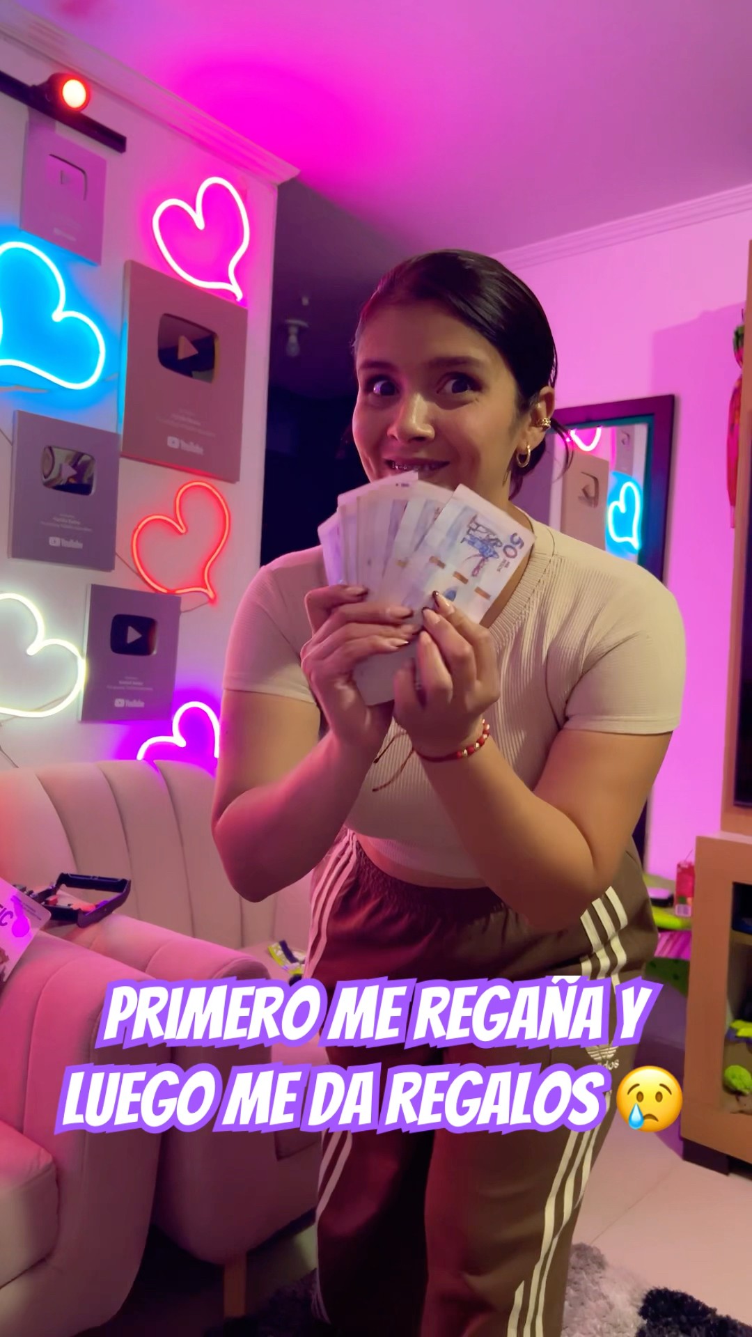 PRIMERO ME REGAÑA # #humor #comedia #shortviral