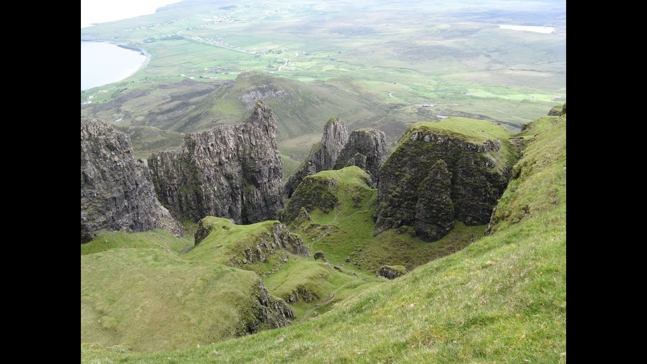 A circuit hike at the Quiraing - Isle of Skye