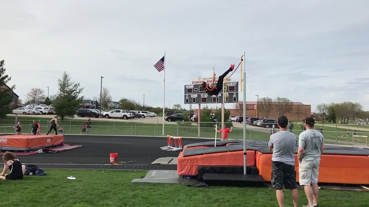 Max Herkert pole vault at Verona 4/25/2017