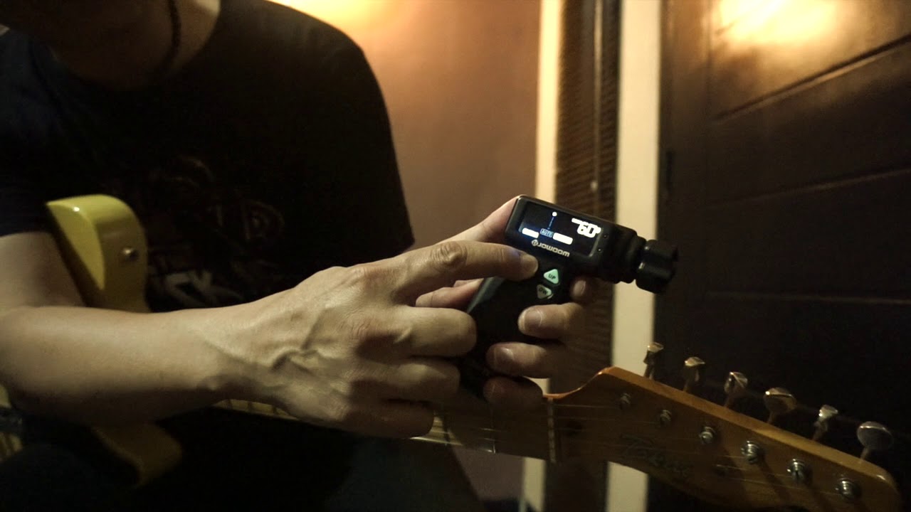 AUTOMATIC GUITAR TUNER YouTube
