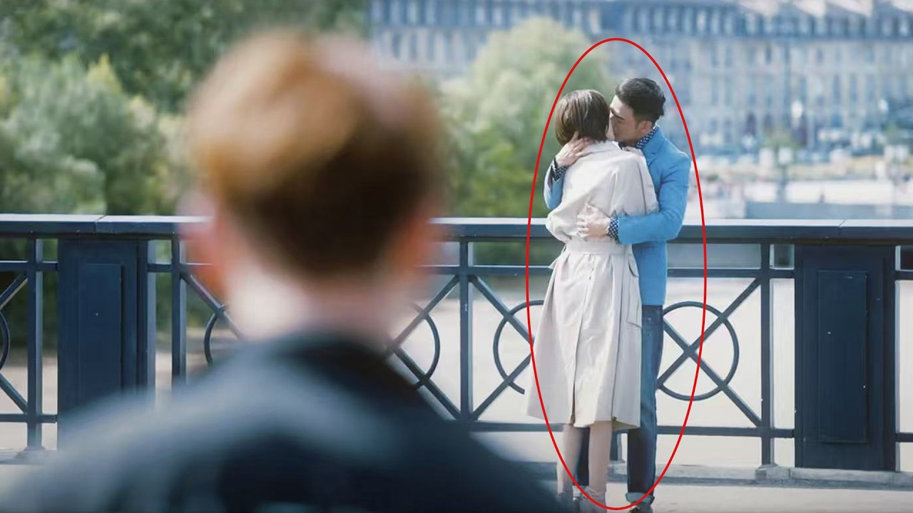 丈夫目睹妻子和兄弟街邊當眾熱吻，他一言不發的離開，妻子頓時慌了神！#出轨#都市#婚姻