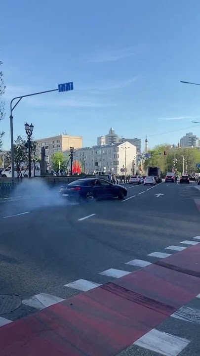 BMW M6 бернаут и дрифт на патриках - YouTube
