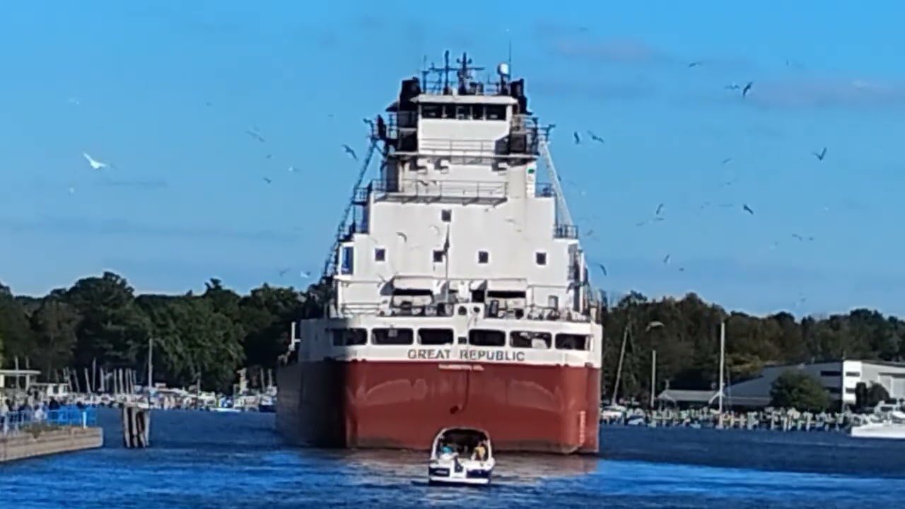 A wonderful surprise for a day trip to Ottawa State Park in October 