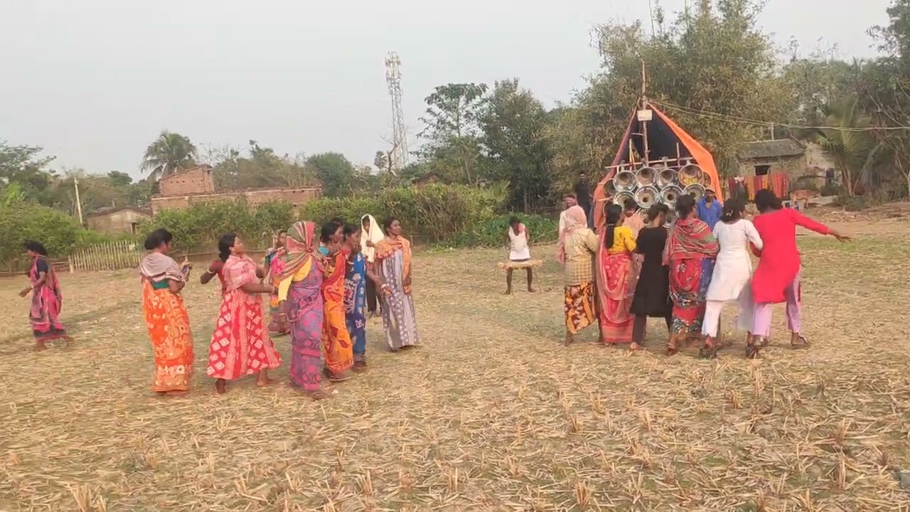 সিঙ্গার কোন দোল উপলক্ষে আদিবাসী পাড়ায় ফাস্ট ফিল্ট বীর সাউন্ড কেমন বাজছে বন্ধুরা