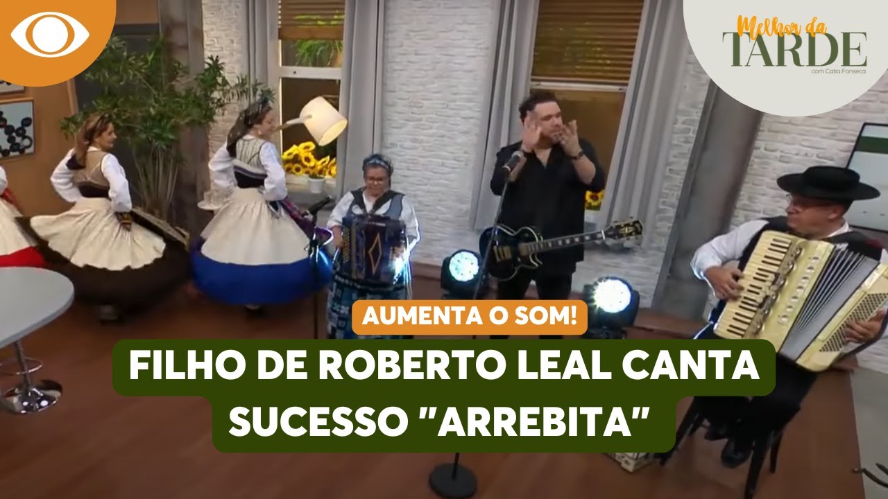 Filho de Roberto Leal canta o sucesso 