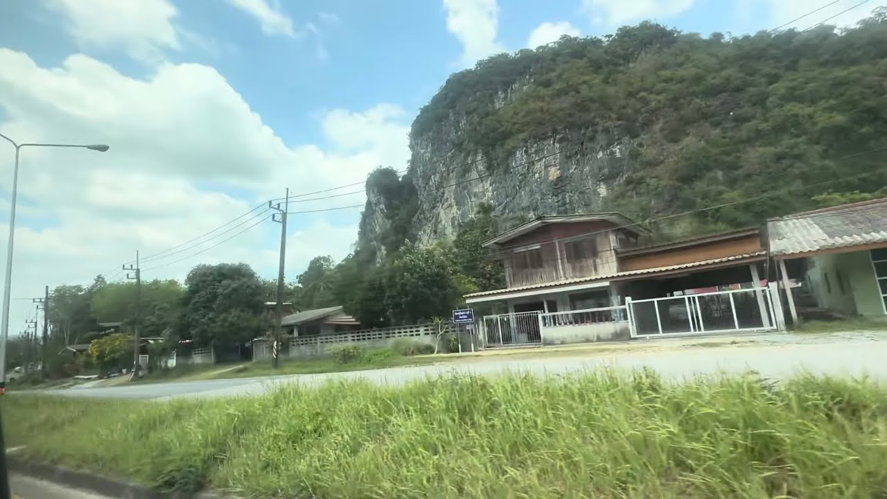 パッタルンとトランの県境の様子 国道4号線　บรรยากาศแถวๆ รอยต่อจังหวัดพัทลุง กับ ตรัง เส้นทางสายตรัง - พัทลุง