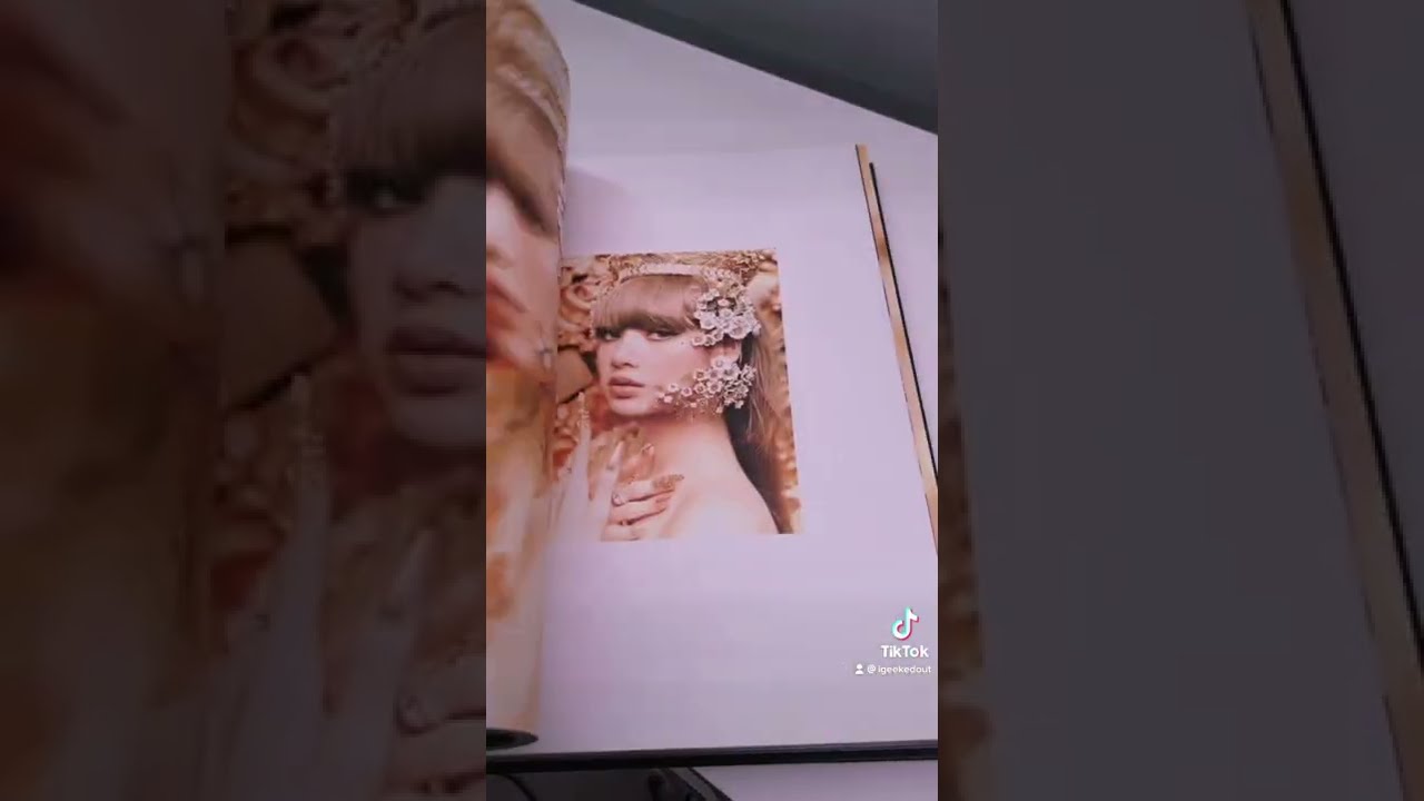 LISA - LALISA | PHOTOBOOK UNBOXING 