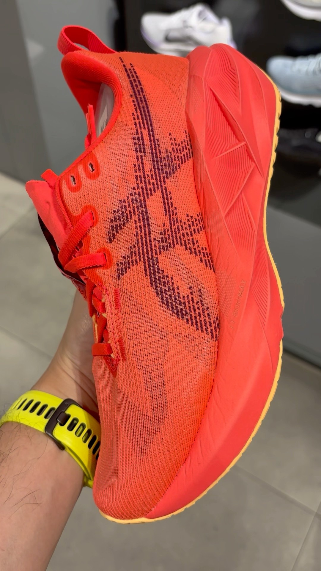 Asics Novablast 5 Flash Red / Edo Purple - YouTube