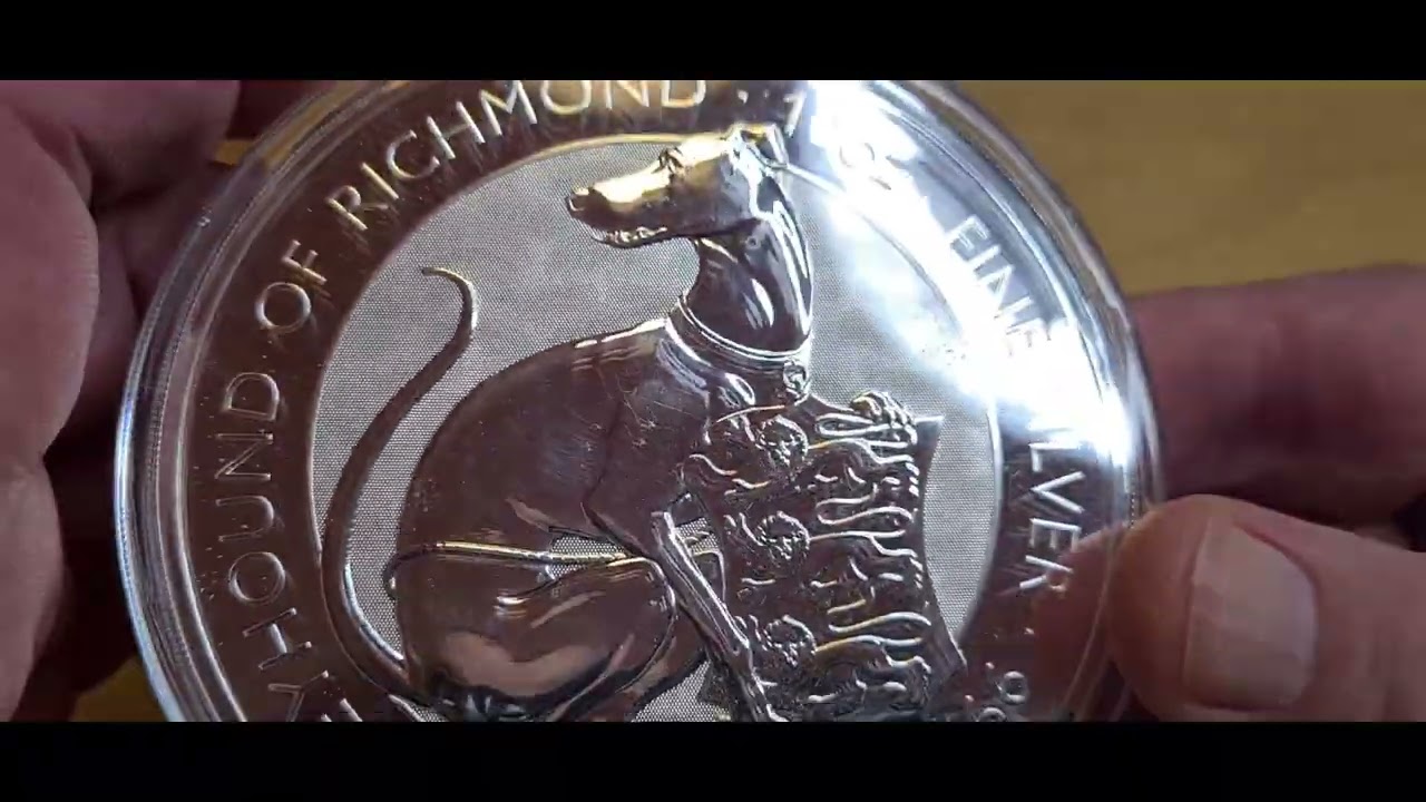 10oz & 2oz Greyhound Tudor Beasts 2025