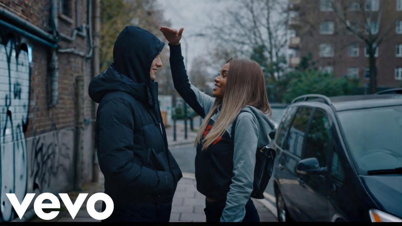 Central Cee — I Am In Love With You —Emotional Music — (Official Audio) auf YouTube ansehen Central Cee — I Am In Love With You —Emotional Music — (Official Audio) auf YouTube ansehen