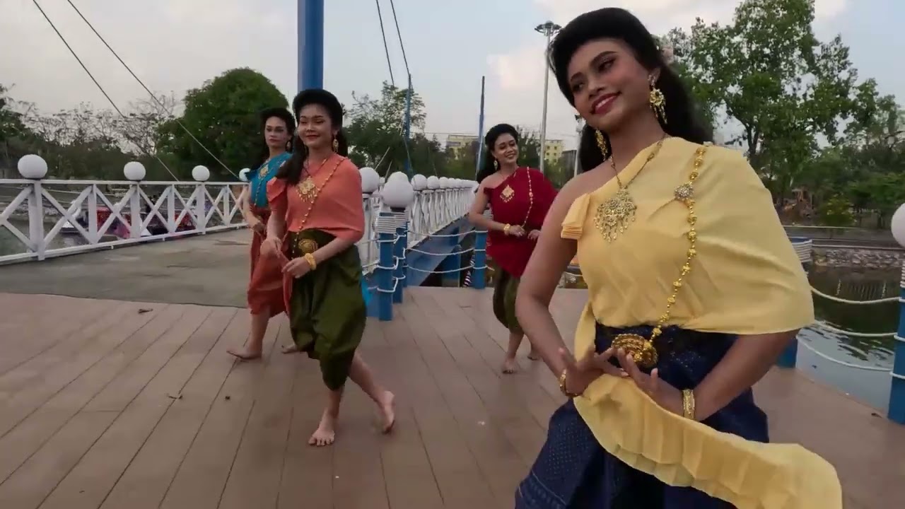 รำวงมหาดไทยเพื่อคนไทย - โรงเรียนเทศบาลท่าโขลง 1