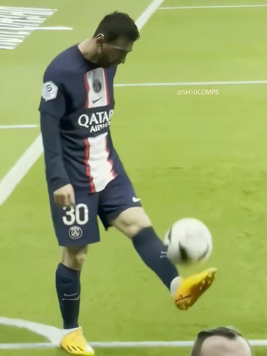 Messi Can't Do Freestyle Skills? 😈