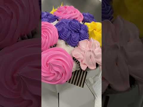 Decorating cupcakes | Decorating cupcake cake | Decorating  cupcakes