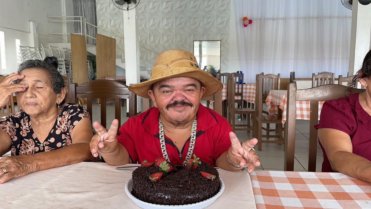 PILILIU ESTÁ AO VIVO COMEMORANDO SEU ANIVERSÁRIO