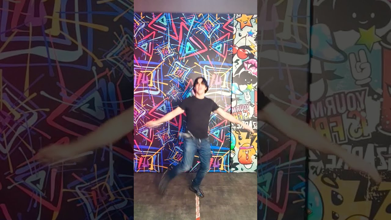 Russian unusual guy dancing Kaali Teri Gutt | Romy, Sakshi Holkar 