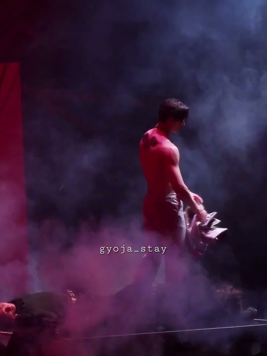 Railway performance today✨️❤️🖤 #straykids #bangchan