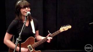 Beth Bombara "Pots and Pans" Live at KDHX 11/8/10 (HD)