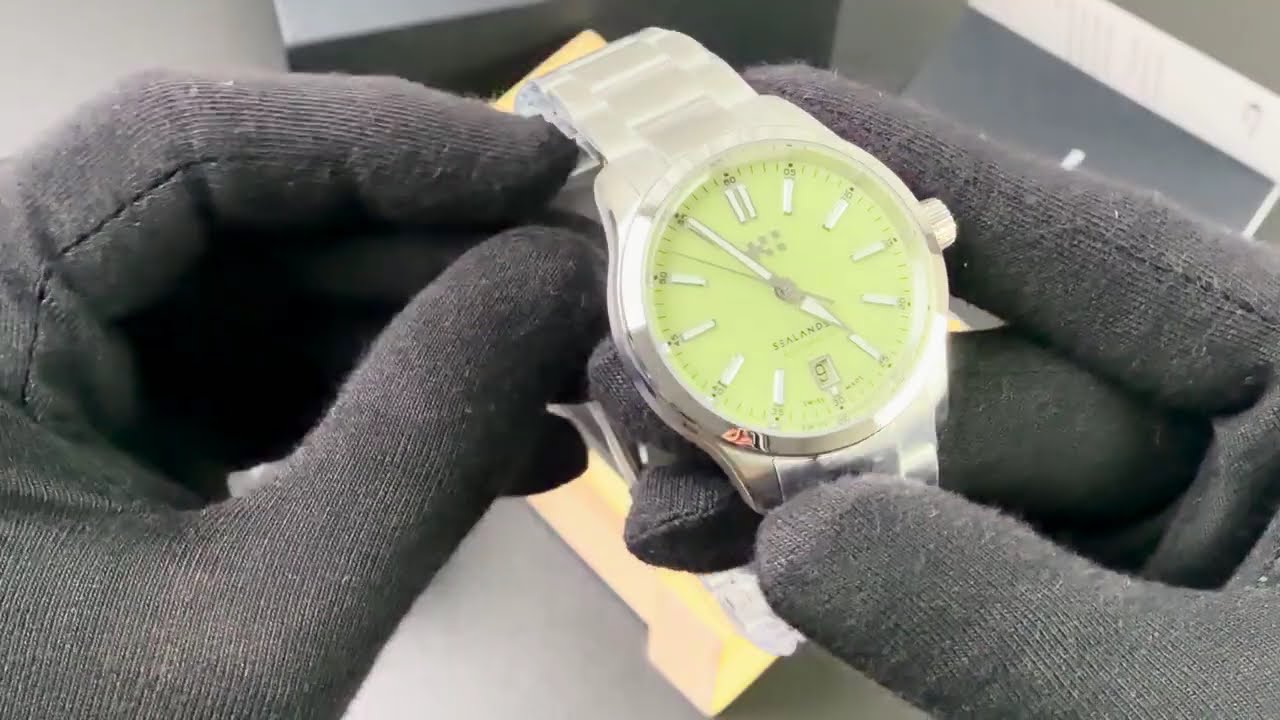 Christopher Ward C63 Sealander Automatic — Pistachio video