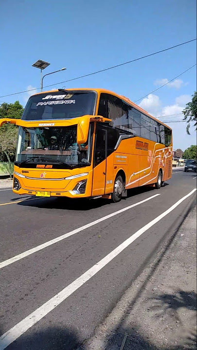 Orange Bus SUBUR JAYA #telolet #suburjaya #buspariwisata #maospati
