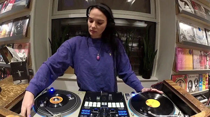 LIVE! AT THE LAB w/  Miranda Maxwell